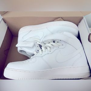 Nike Air Force 1 mid NEW  size 12 white sneakers